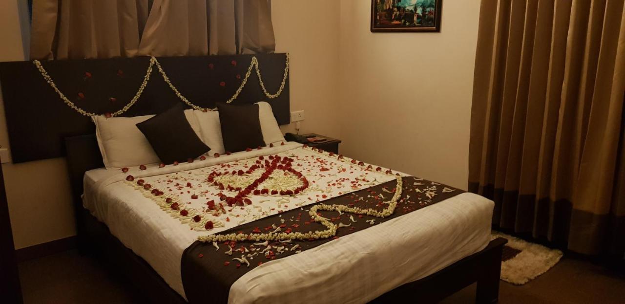 Paradise Perfect - Non Smoking Non Alcoholic No Unmarried Couples Утакаманд Экстерьер фото